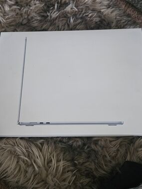 Apple Silver MacBook - Thin Aluminum Laptop